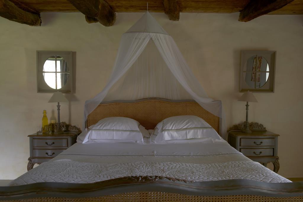 Mas De Garrigue Bed & Breakfast Calvignac Room photo
