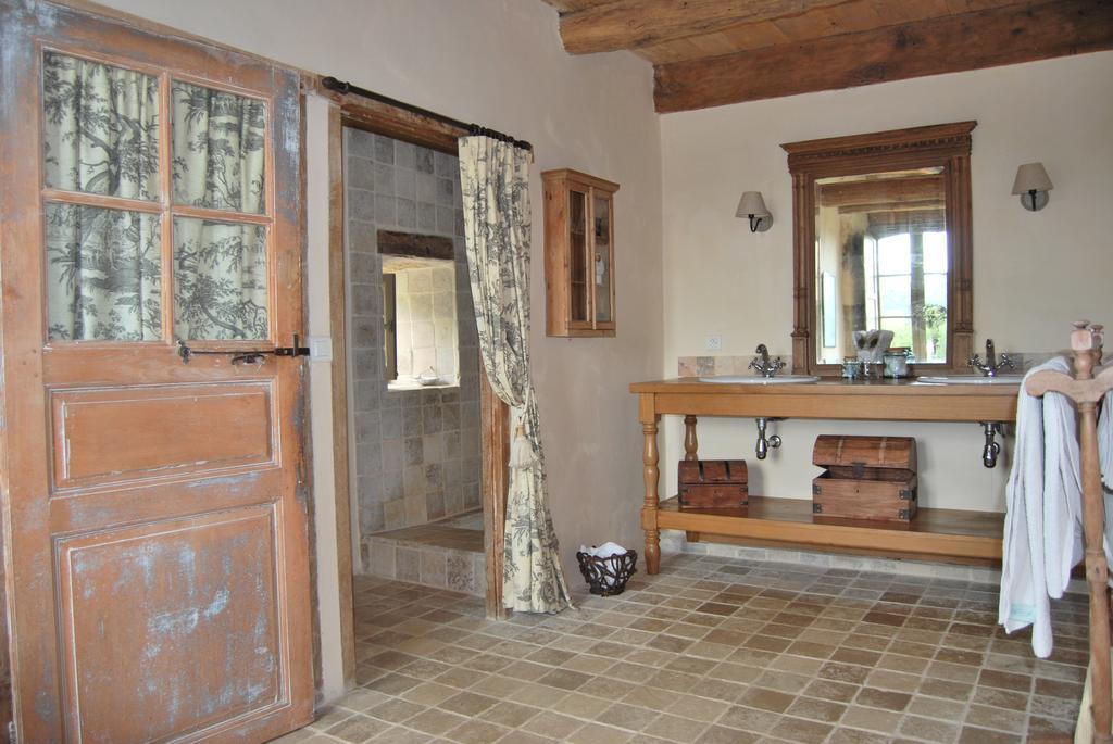Mas De Garrigue Bed & Breakfast Calvignac Room photo